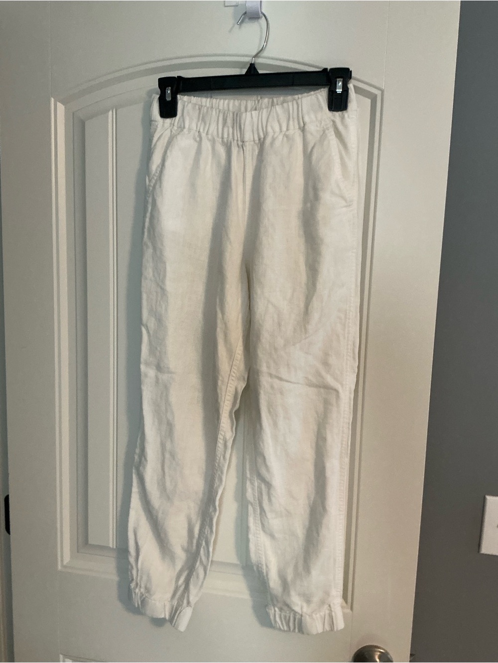 J Crew Women's White Linen Blend Pull on Pant size 4. Cropped.